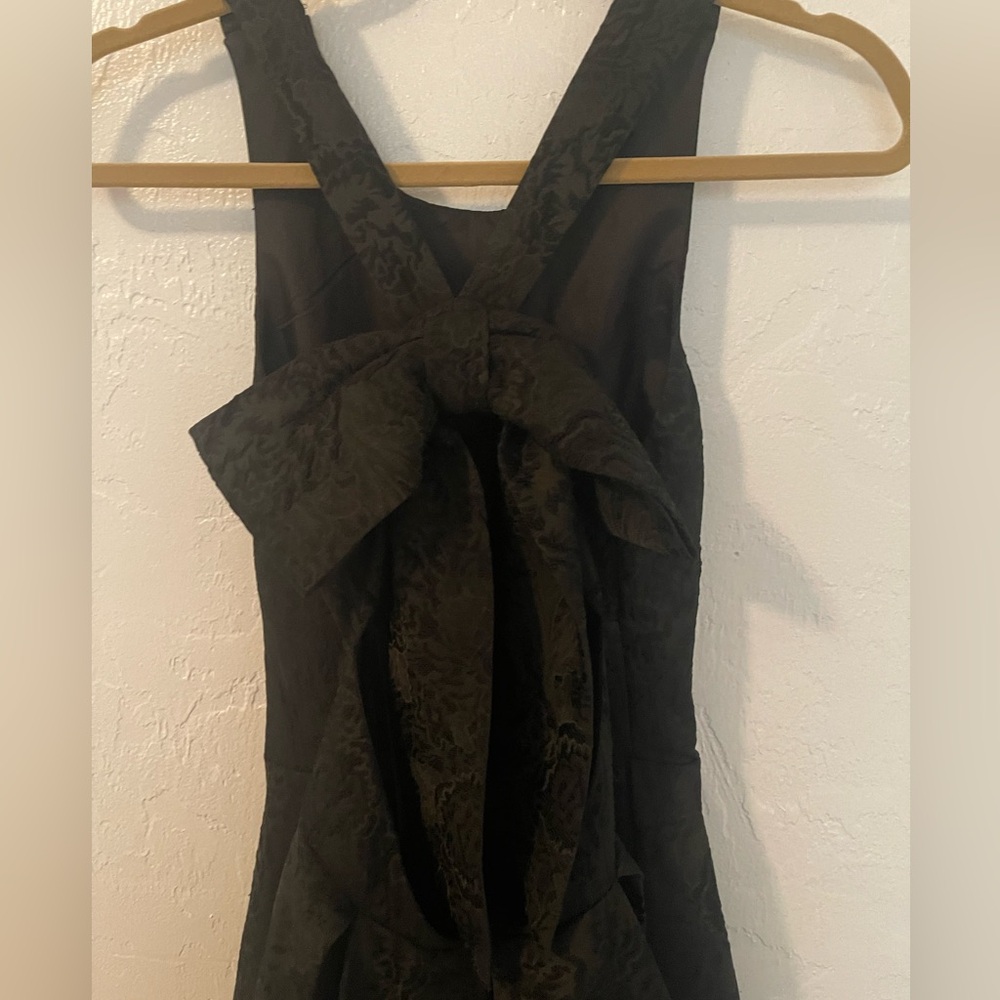 Love Theia Sleeveless Bow-Back Jacquard Mini Black Cocktail Dress Size 4 - Picture 8 of 16